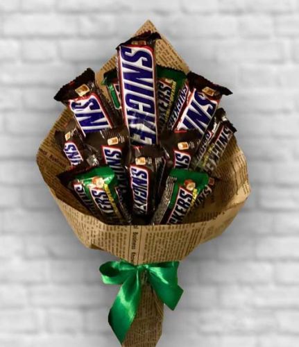 Букет «Не тормози» из шоколадок Snickers
